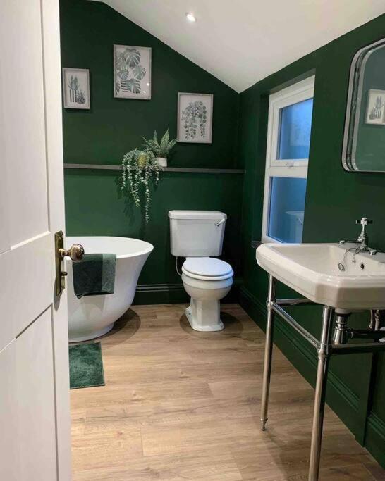 No 11, Fishguard, Ideal For Beach, Coastal Path And Town! Bagian luar foto