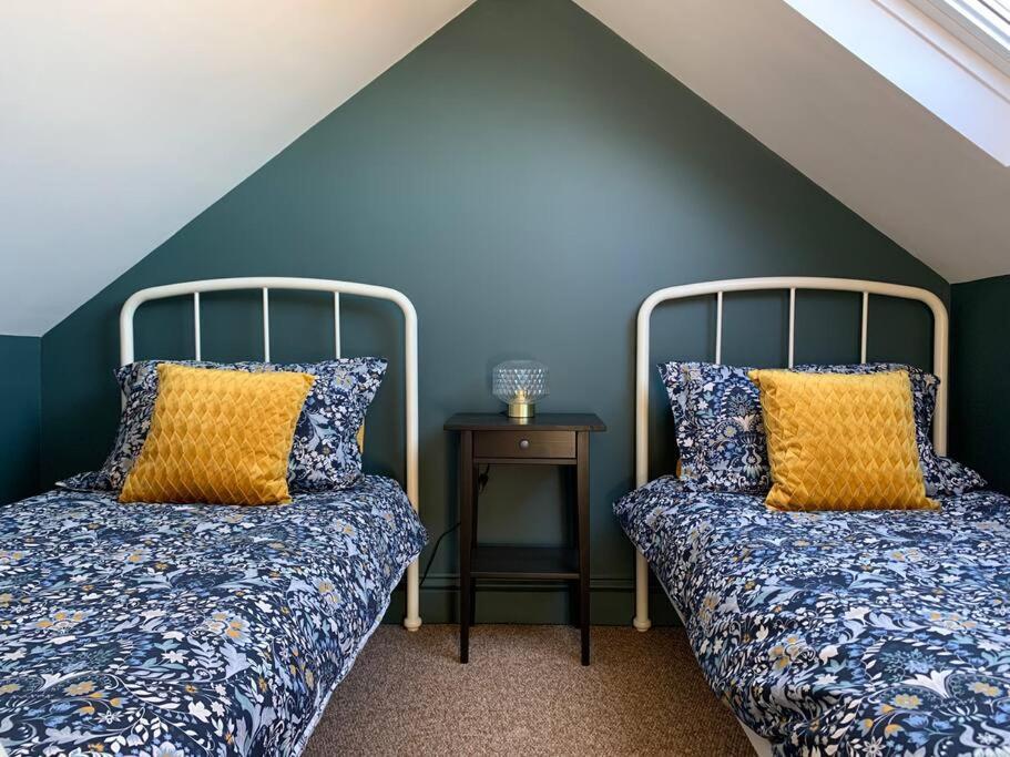 No 11, Fishguard, Ideal For Beach, Coastal Path And Town! Bagian luar foto